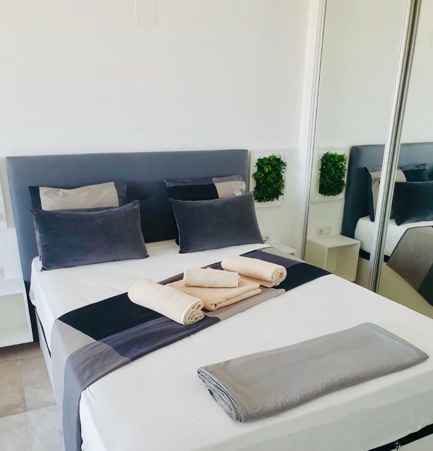 Torremolinoscari Apartment Bagian luar foto